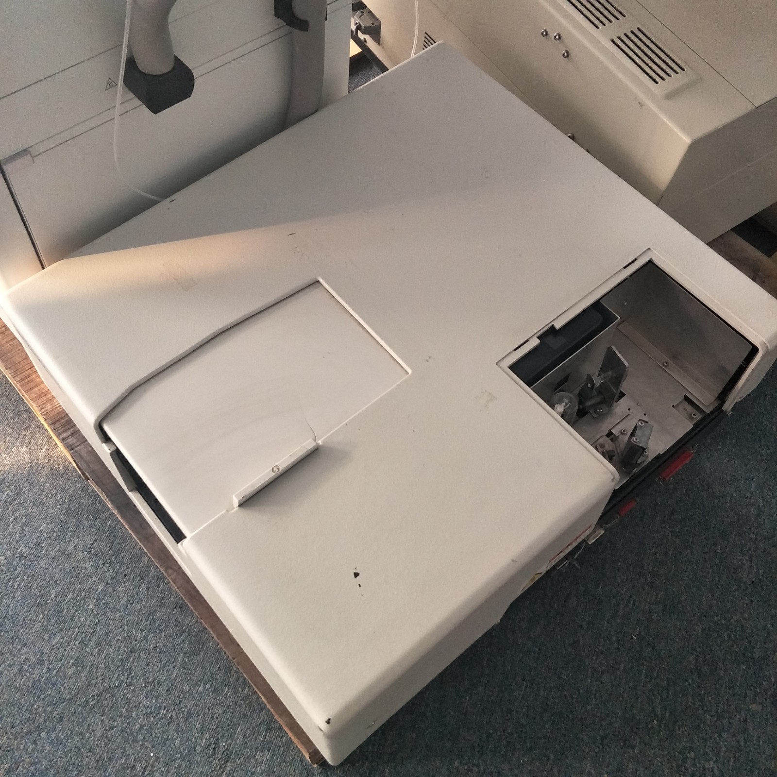 岛津紫外分光光度计UV-2450图1