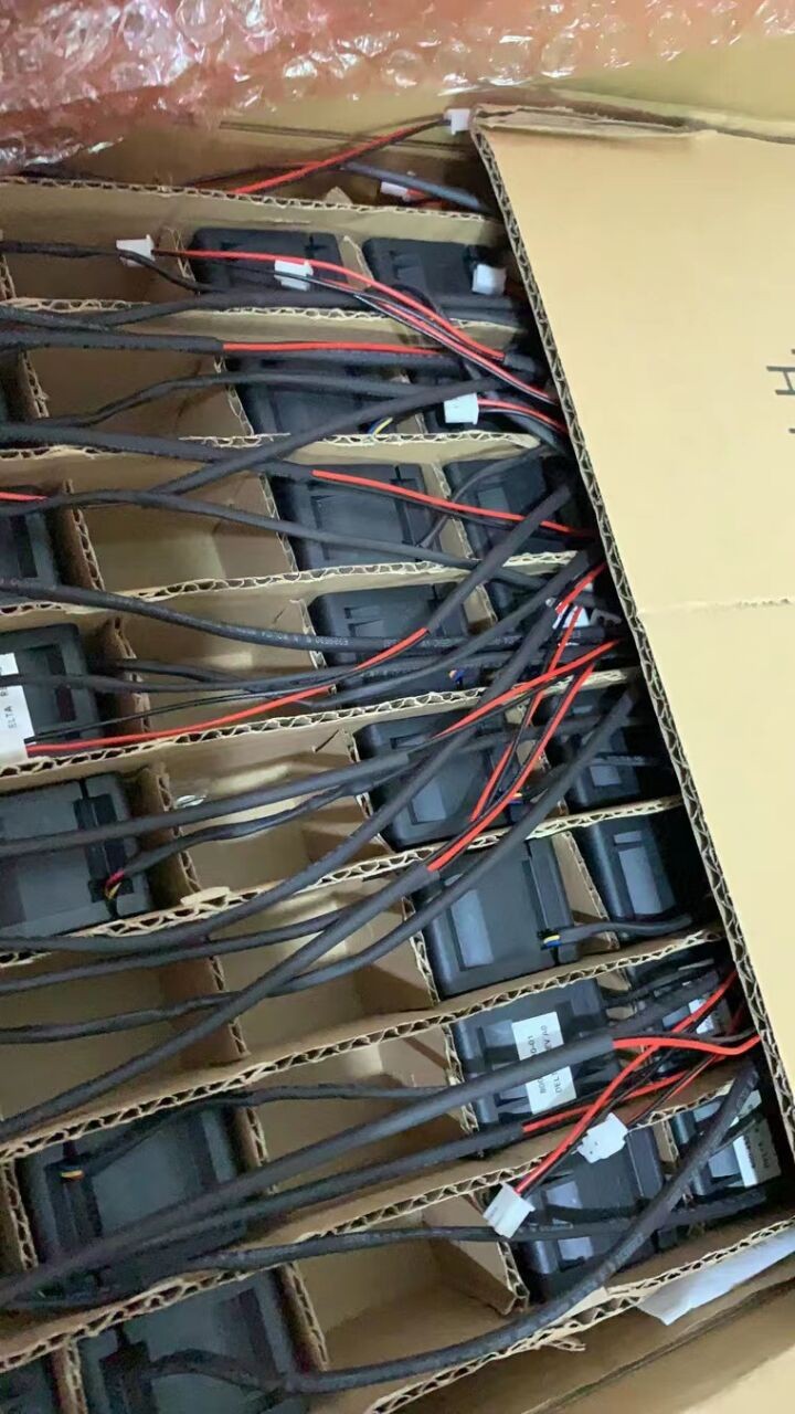 W40S12BHA5-52进口高品质风扇图1