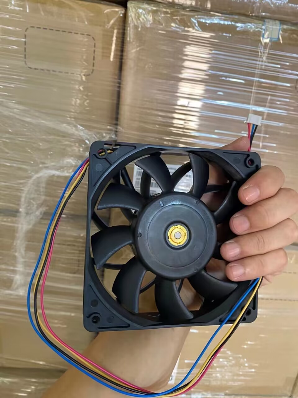 AFB1212SH四线风扇图1