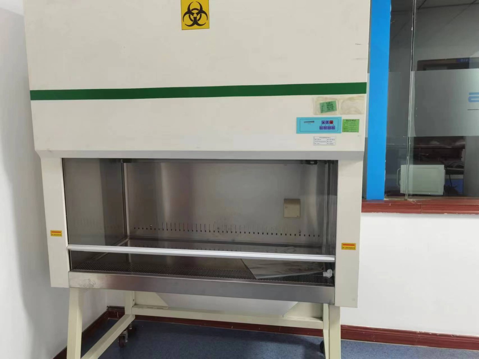 双人生物安全柜图1